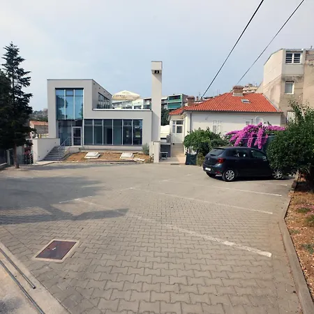 D R Apartment Sibenik