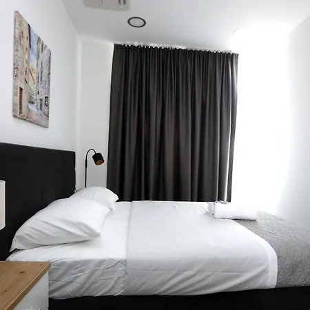 Dr Apartments With Free Private Parking *