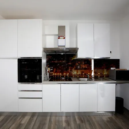 D R Apartment *