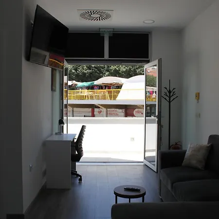 D R Apartman *