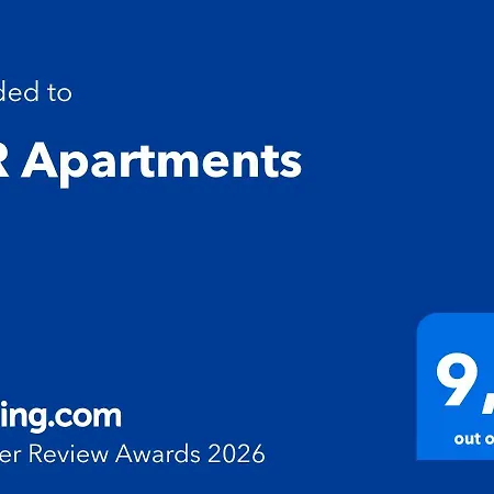 Dr With Free Private Parking Apartment *