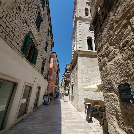 Dr With Free Private Parking Sibenik